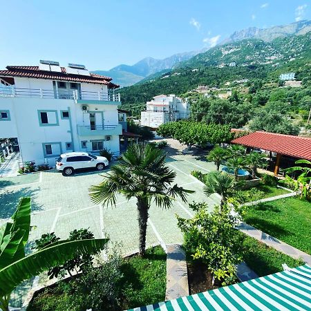 Motel Yard Paradise Dhermi Bagian luar foto